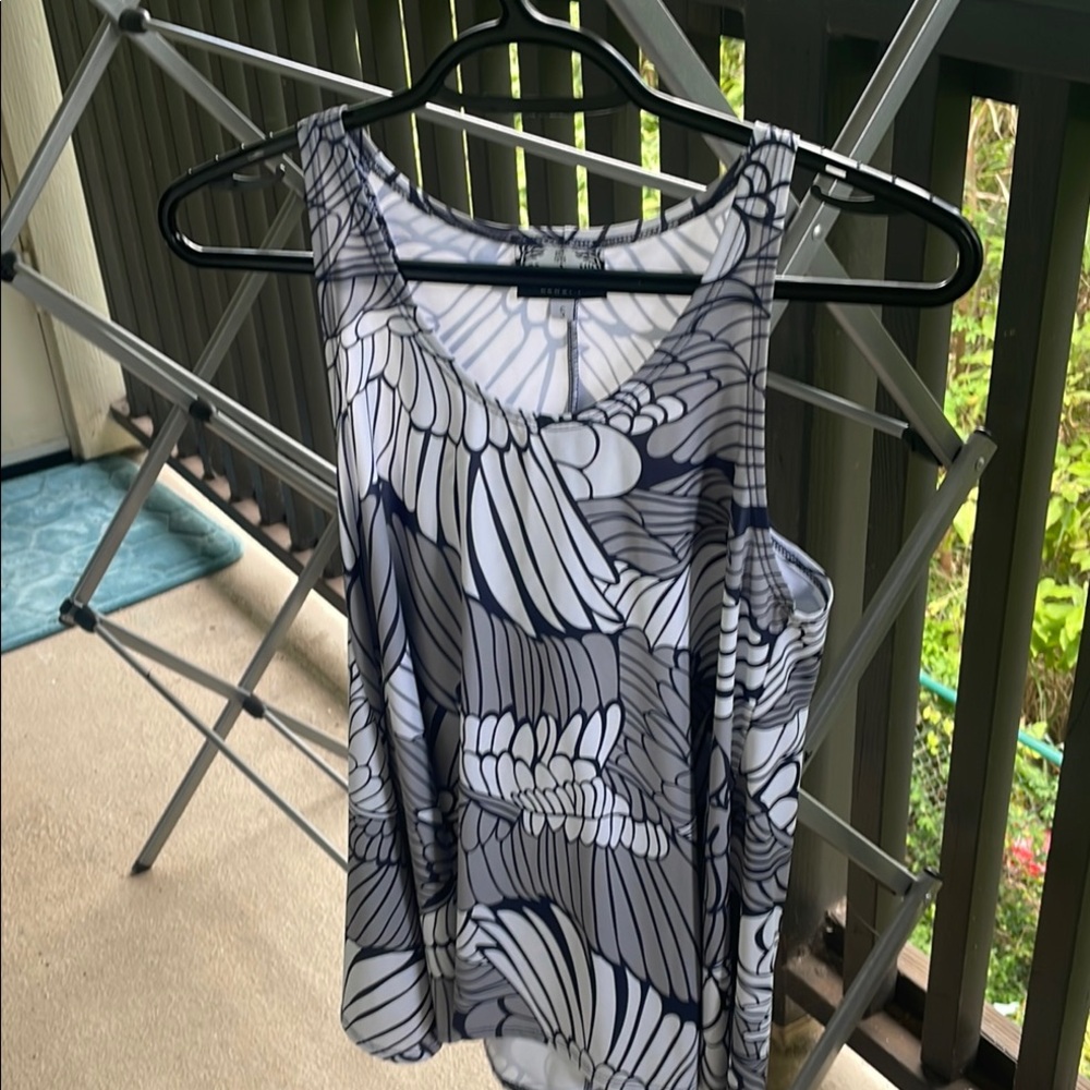 Manuhealii tank top